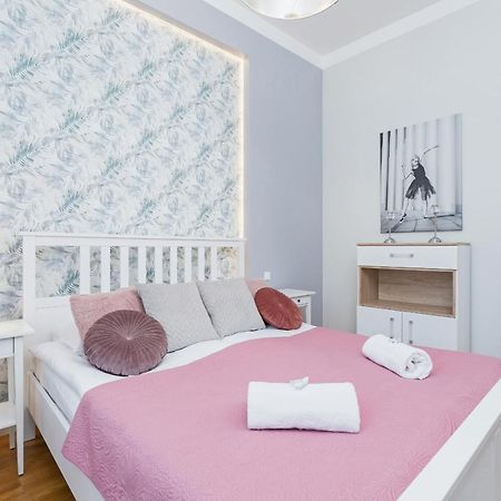 Sweet Family Apartment Chodkiewicza Rondo Grzegorzeckie By Noclegi Renters Krasków Εξωτερικό φωτογραφία